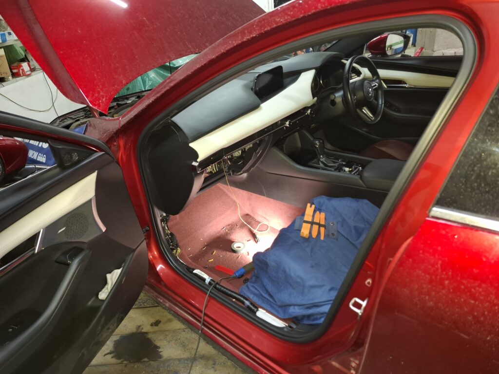 Установка StarLine S96 v2 на Mazda 3 RHD в Красноярске